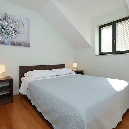 Nives Apartment